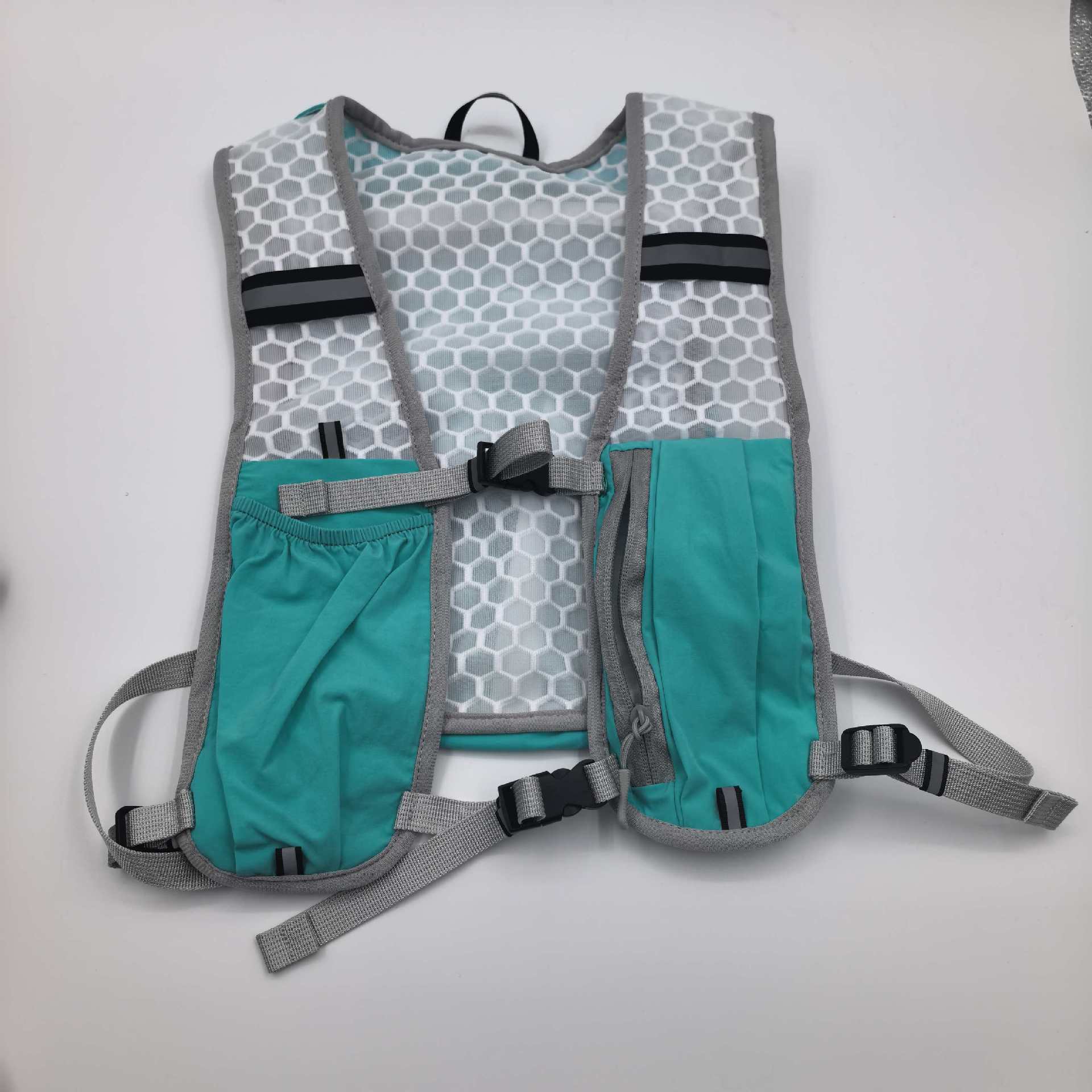 Сумка для телефона, сумка-жиле – обзор и цена Running Hydration Vest